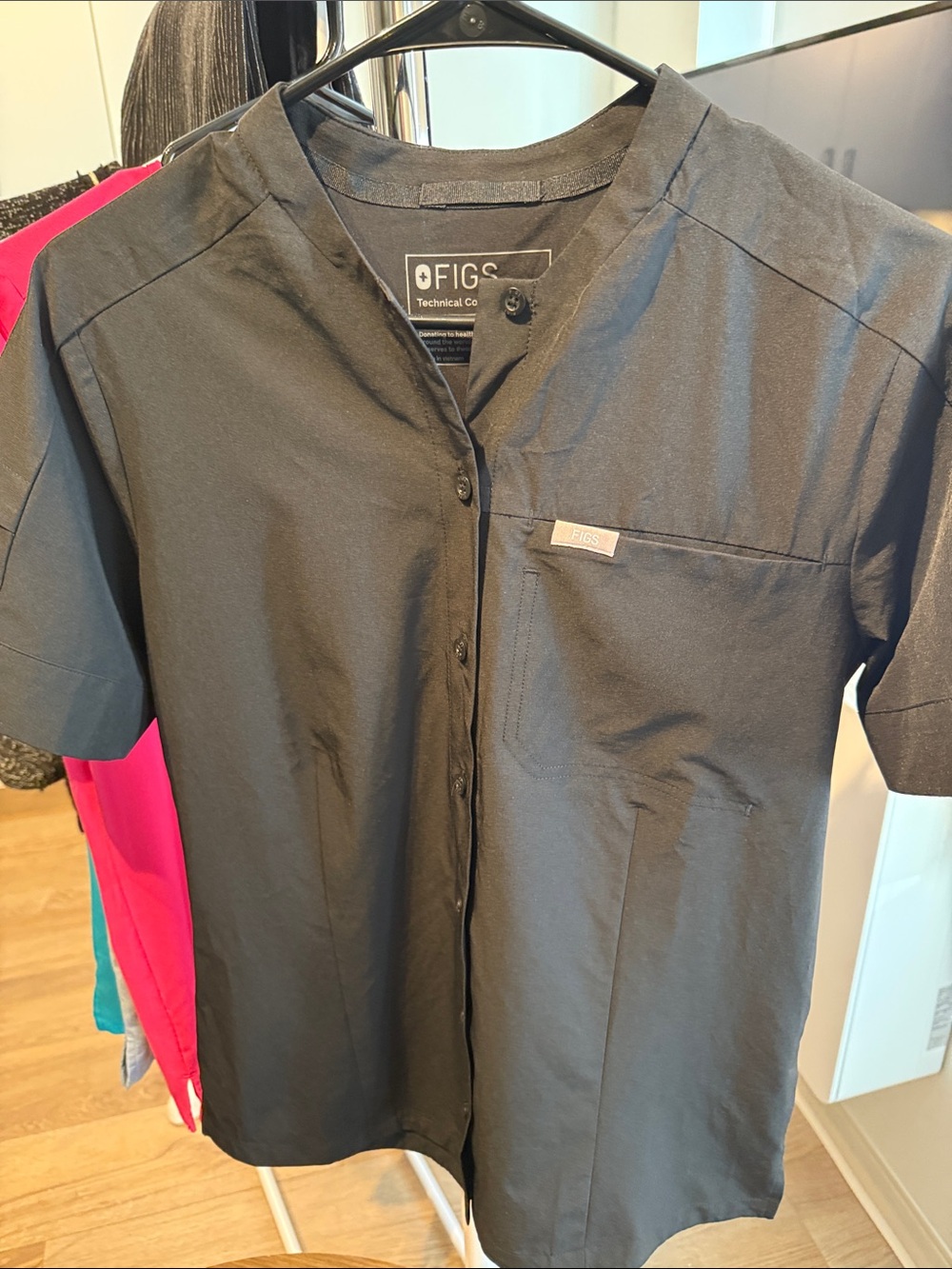 Figs Black button up shirt women’s small